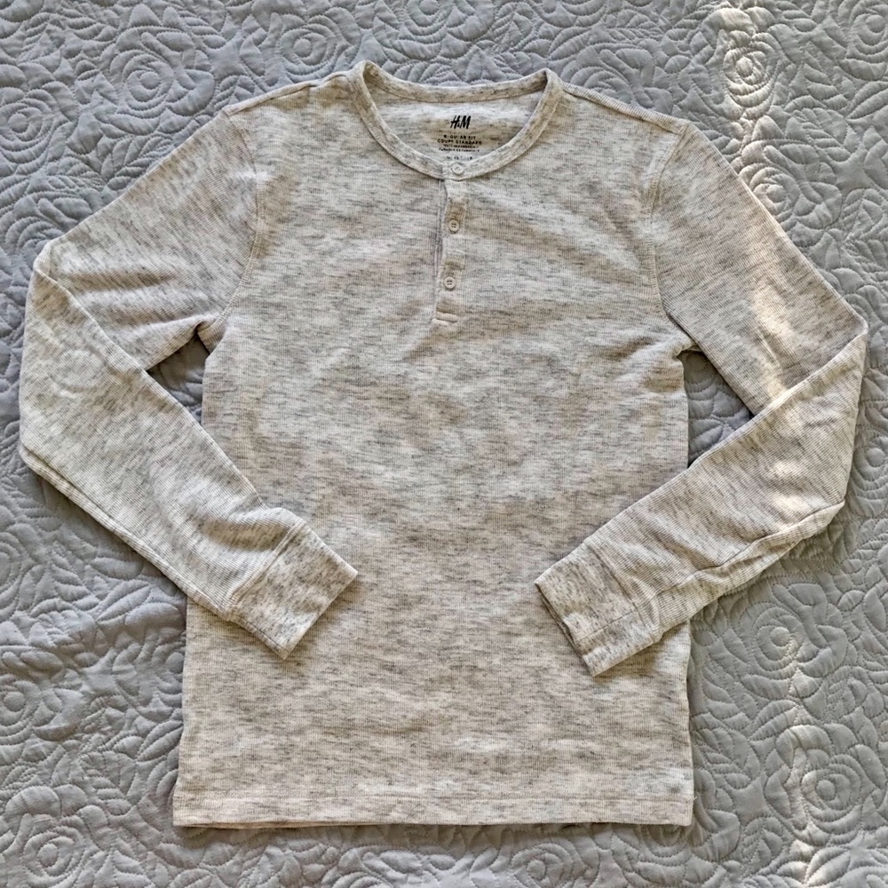 H&M Three-button Henley XS ⚠️$3 IF BUNDLED⚠️